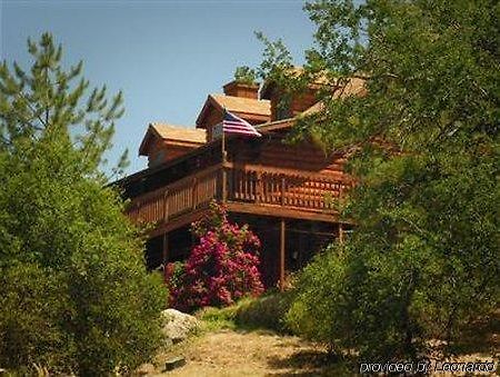 The Log House Lodge ทรีริเวอร์ส ภายนอก รูปภาพ